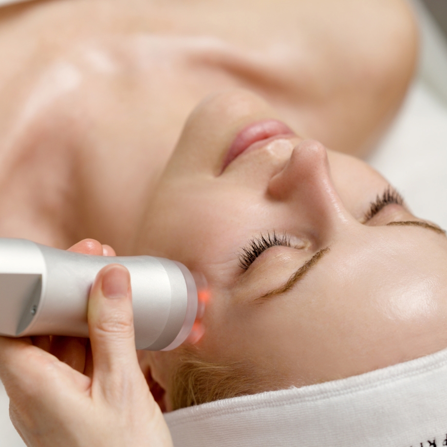 Oxyjet oxygen facial at Lisa Franklin, infusing the skin with pure oxygen for deep hydration and rejuvenation.